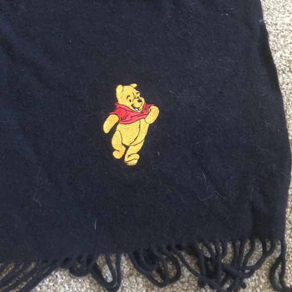 Black Winnie the Pooh scarf - Picture 2 of 2
